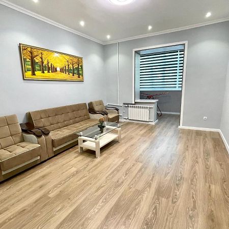 Amir Temur Apartment In Center After Renovation 塔什干 外观 照片