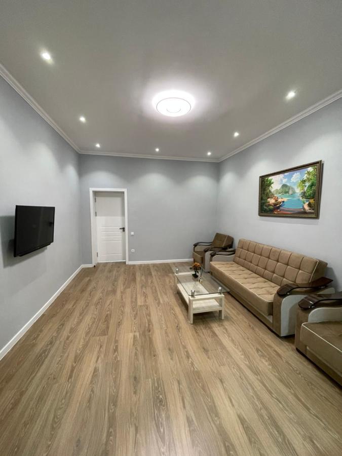 Amir Temur Apartment In Center After Renovation 塔什干 外观 照片